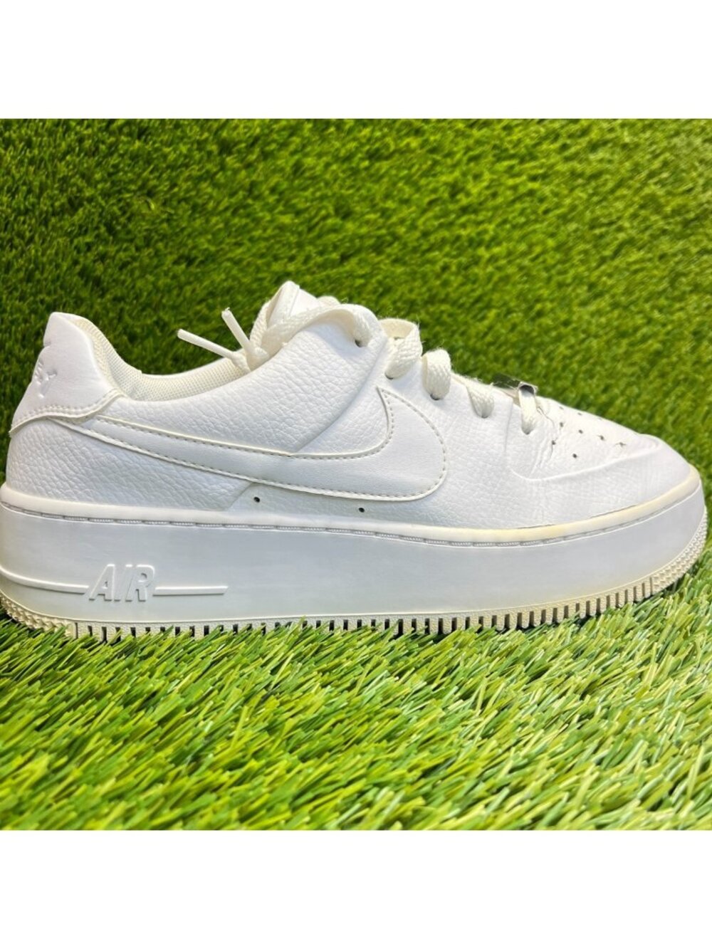 Nike Air Force 1 Sage Low Womens Size 9.5 White Athletic Leather Shoes Sneakers